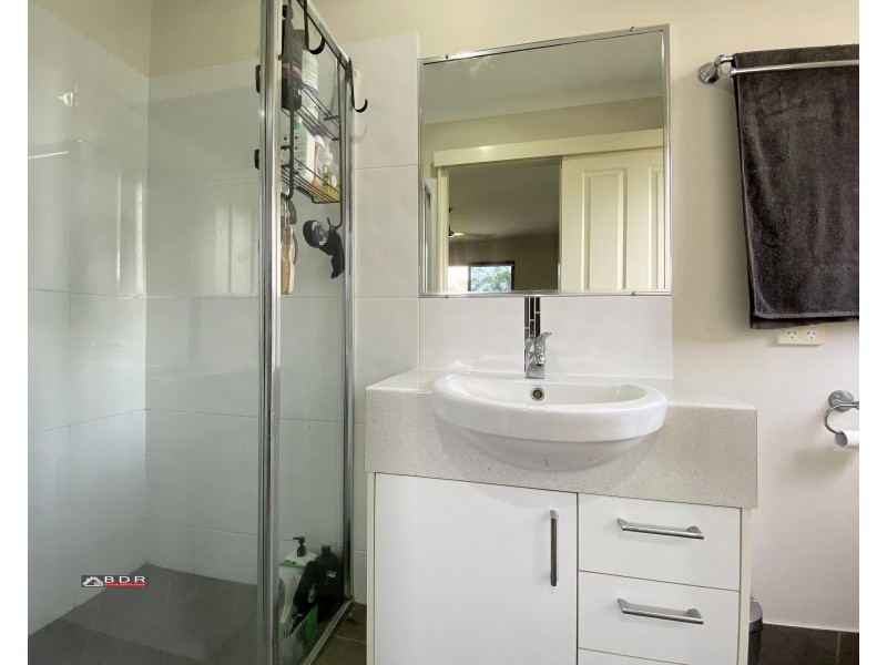 33 East Street, Howard QLD 4659