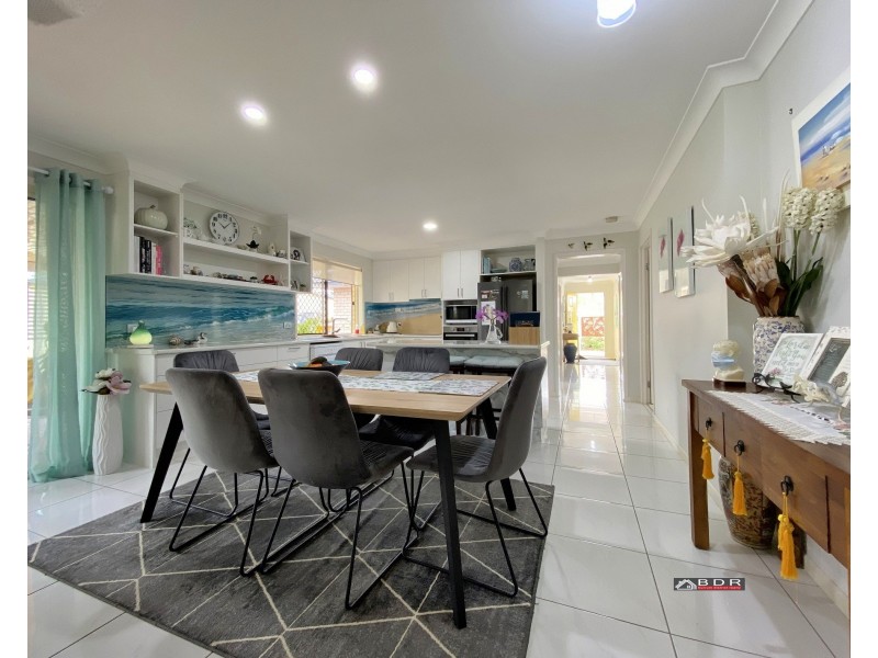 73 Beach Drive, Burrum Heads QLD 4659