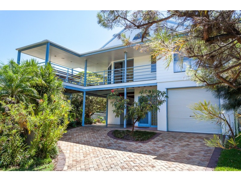 11 Booran Street, Point Lookout QLD 4183