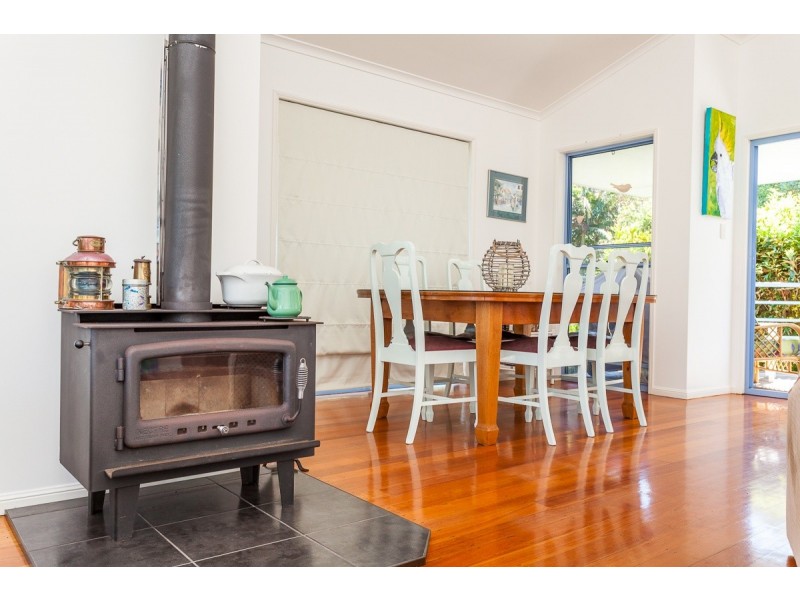 11 Booran Street, Point Lookout QLD 4183