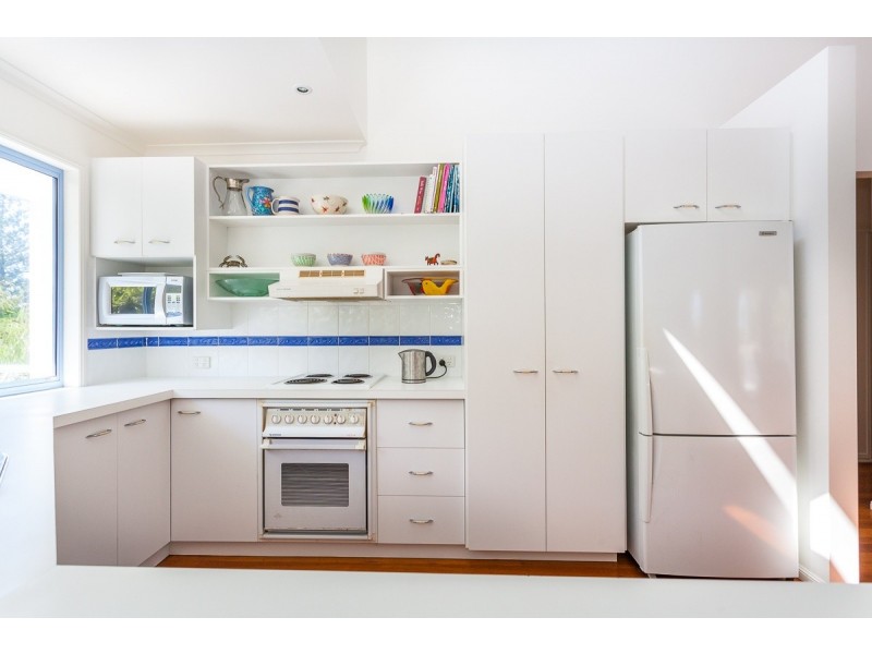 11 Booran Street, Point Lookout QLD 4183