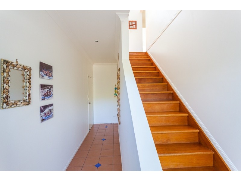 11 Booran Street, Point Lookout QLD 4183