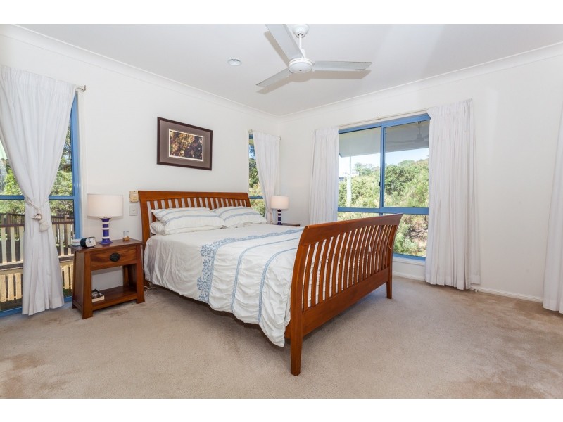 11 Booran Street, Point Lookout QLD 4183