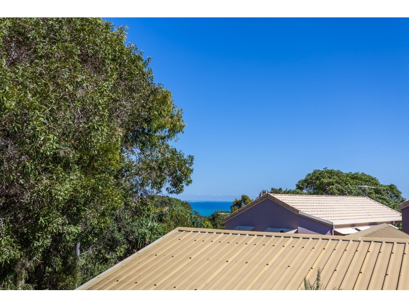 11 Booran Street, Point Lookout QLD 4183