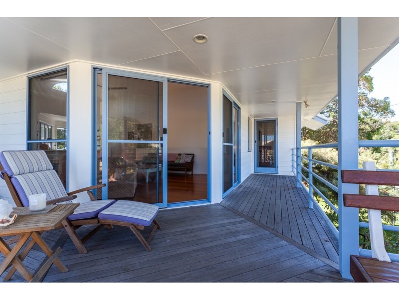 11 Booran Street, Point Lookout QLD 4183