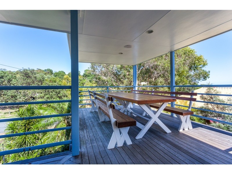 11 Booran Street, Point Lookout QLD 4183