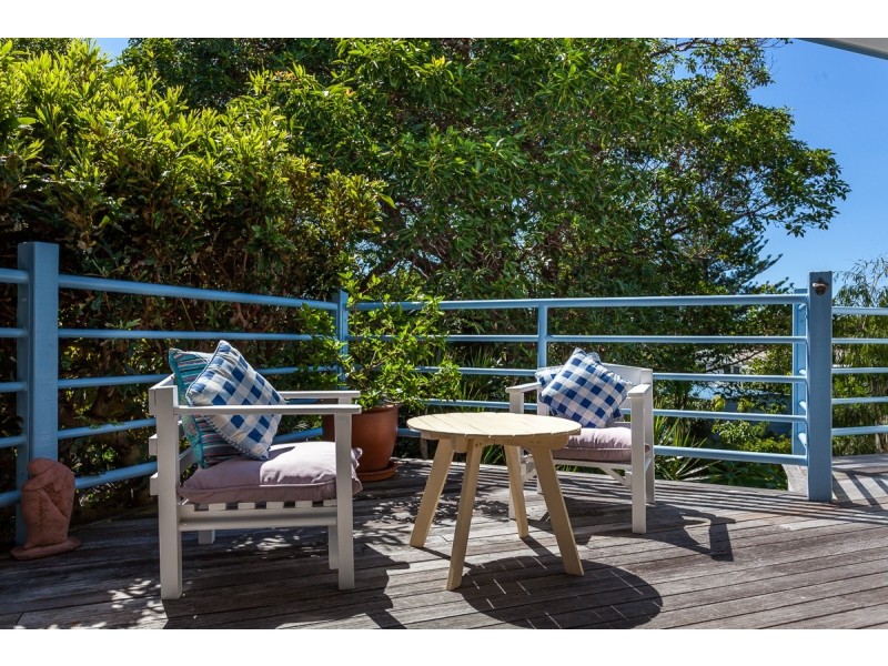 11 Booran Street, Point Lookout QLD 4183