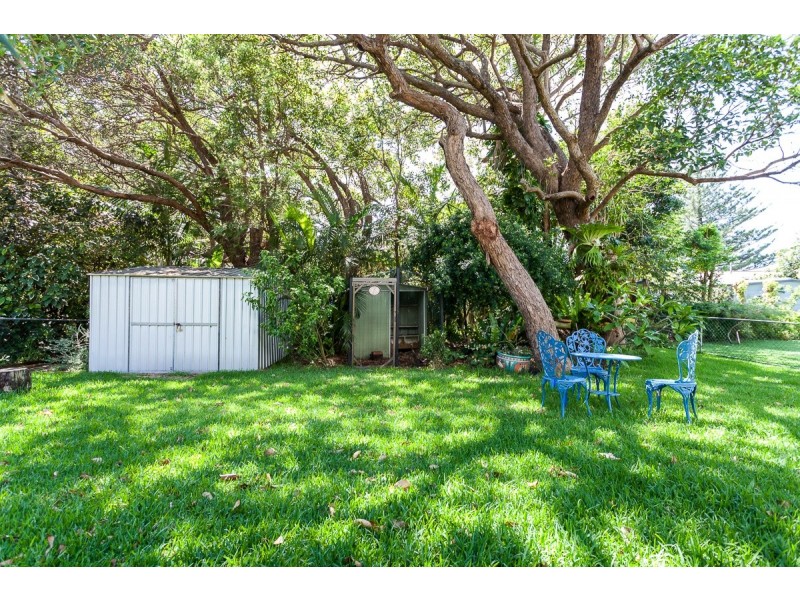 11 Booran Street, Point Lookout QLD 4183