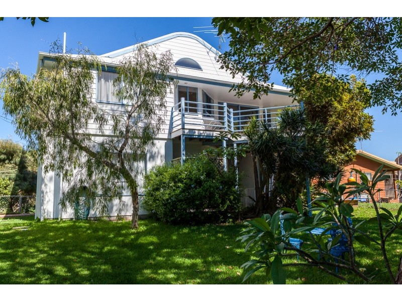 11 Booran Street, Point Lookout QLD 4183