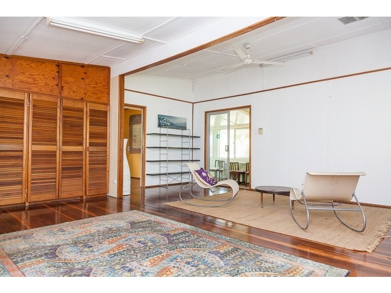 6 Oxley Parade, Dunwich QLD 4183