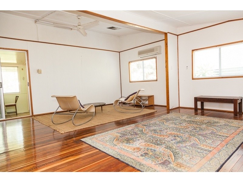 6 Oxley Parade, Dunwich QLD 4183