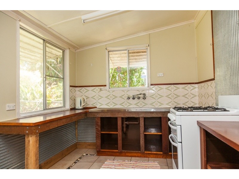 6 Oxley Parade, Dunwich QLD 4183