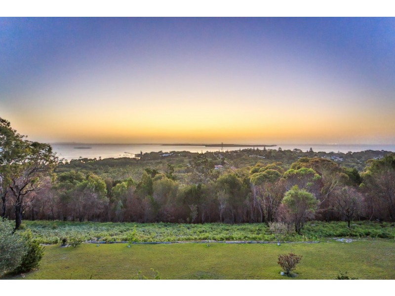 43 Rainbow Crescent, Dunwich QLD 4183