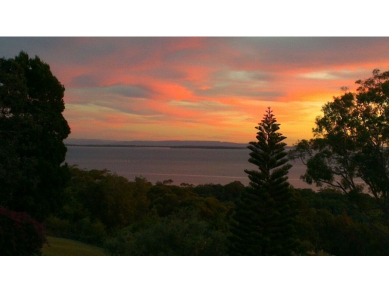 43 Rainbow Crescent, Dunwich QLD 4183