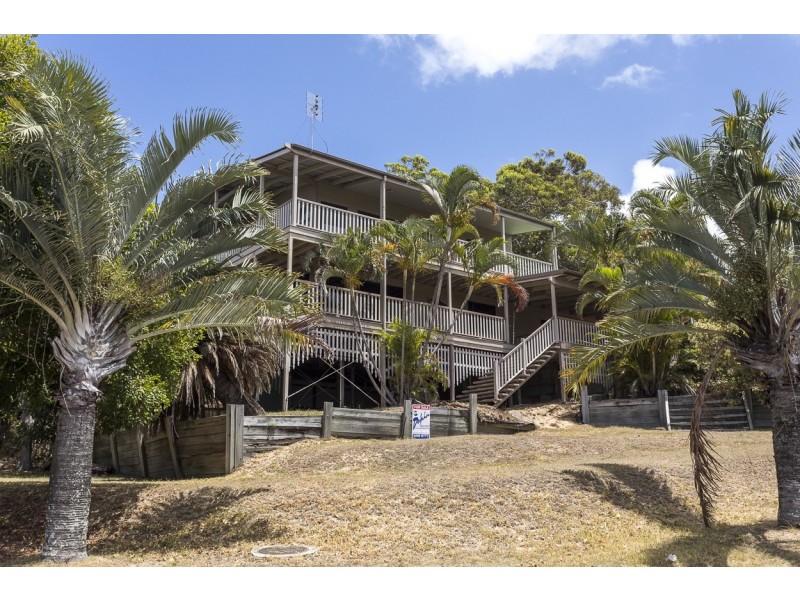 44 Cumming Parade, Point Lookout QLD 4183