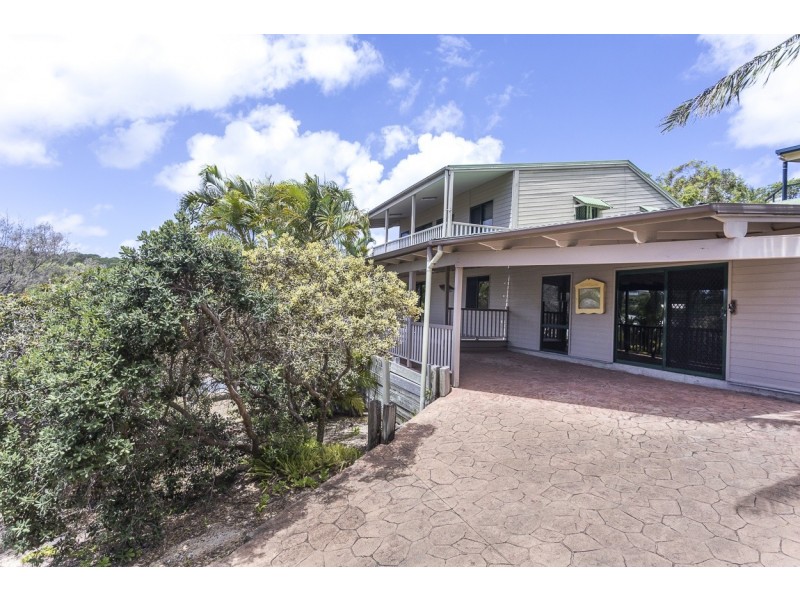 44 Cumming Parade, Point Lookout QLD 4183