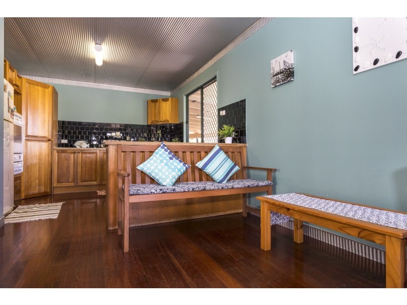 44 Cumming Parade, Point Lookout QLD 4183