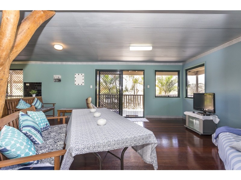 44 Cumming Parade, Point Lookout QLD 4183