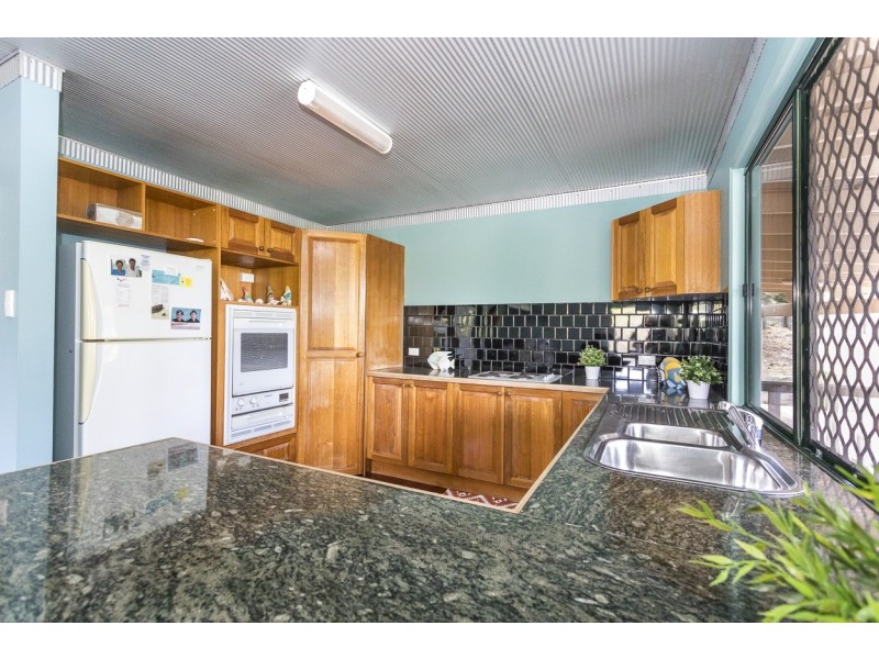 44 Cumming Parade, Point Lookout QLD 4183