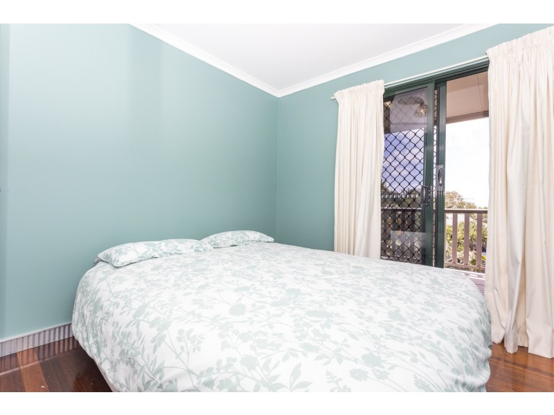 44 Cumming Parade, Point Lookout QLD 4183