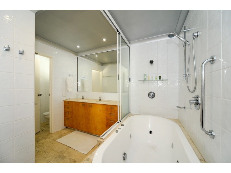 29 Mooloomba Road, Point Lookout QLD 4183