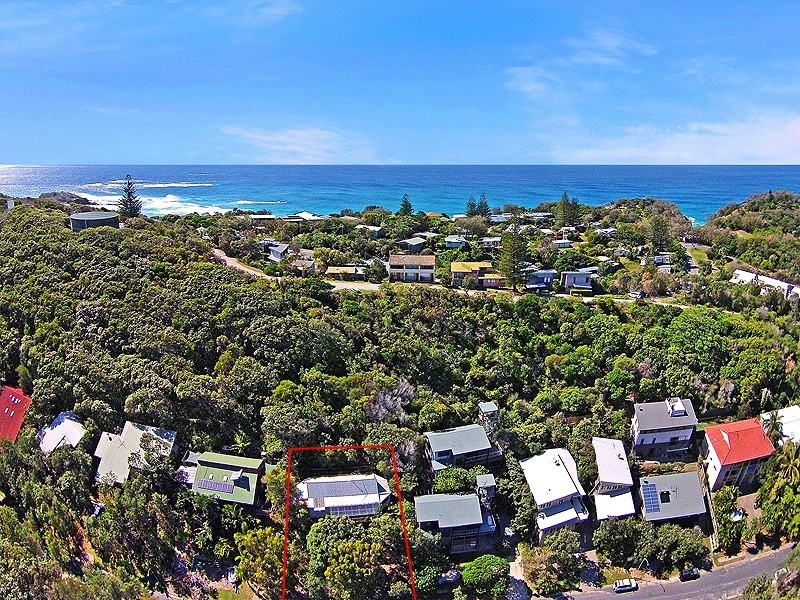 26 Samarinda Way, Point Lookout QLD 4183