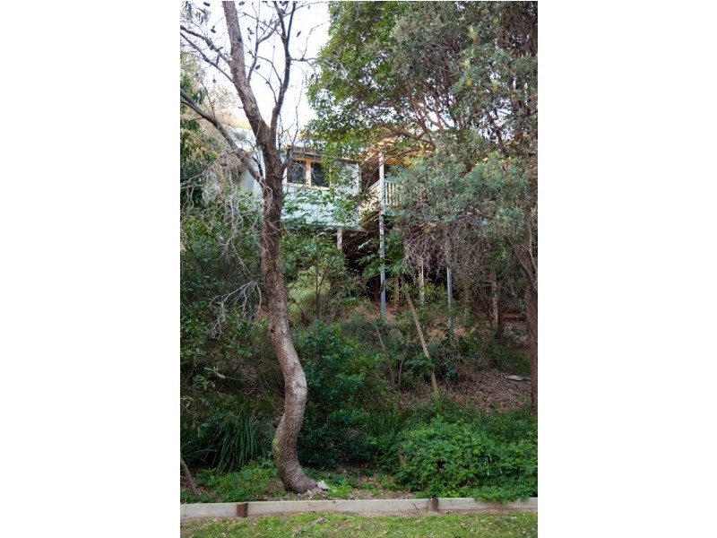 26 Samarinda Way, Point Lookout QLD 4183