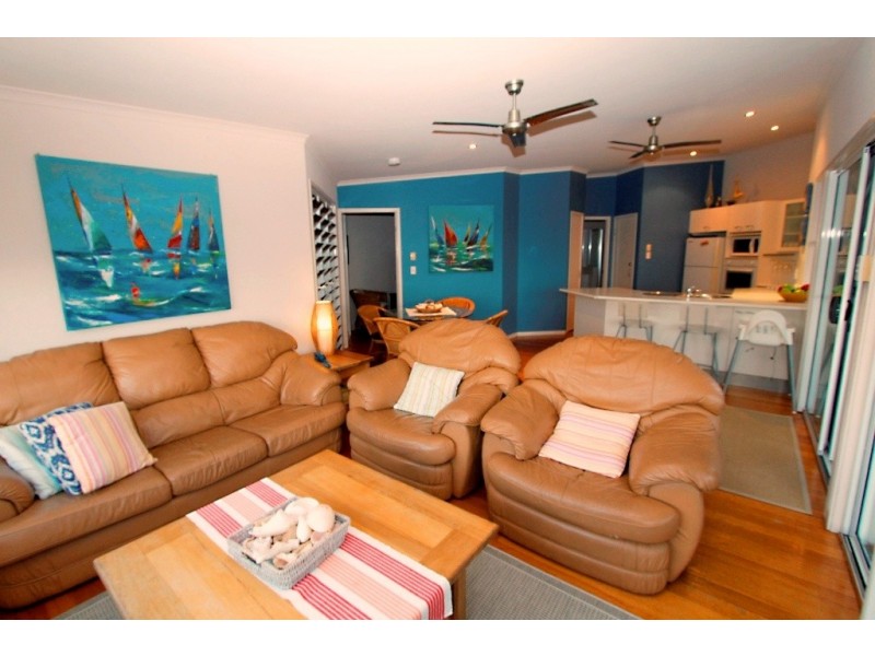 1/5 Pratt Crt, Point Lookout QLD 4183