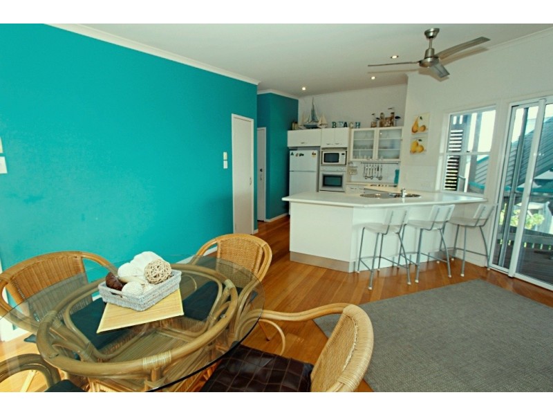 2/5 Pratt Crt, Point Lookout QLD 4183