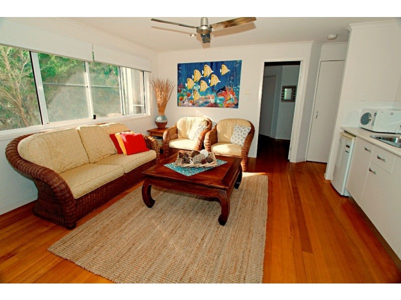 2/5 Pratt Crt, Point Lookout QLD 4183