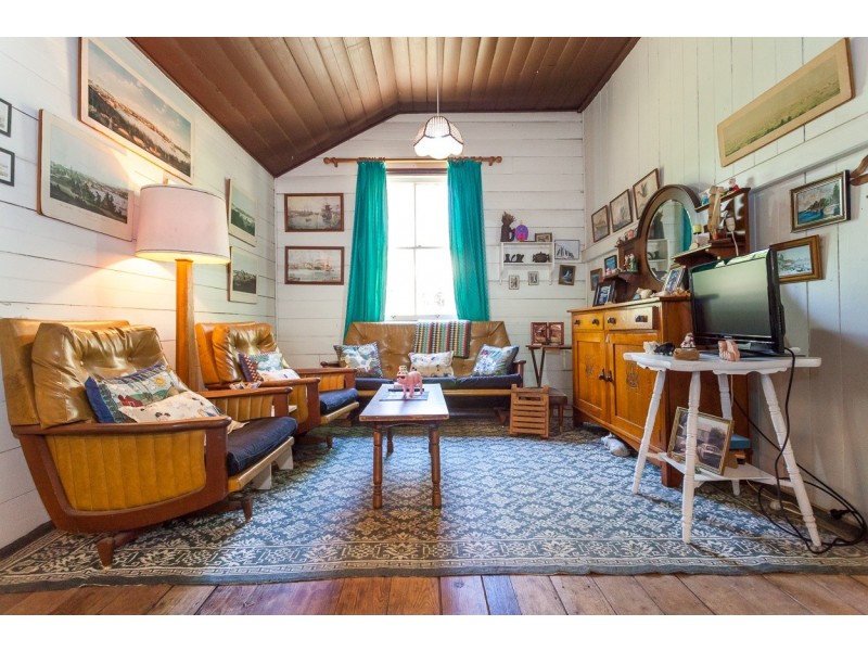 12 Stradbroke Place, Dunwich QLD 4183