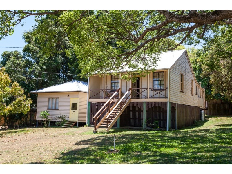 12 Stradbroke Place, Dunwich QLD 4183