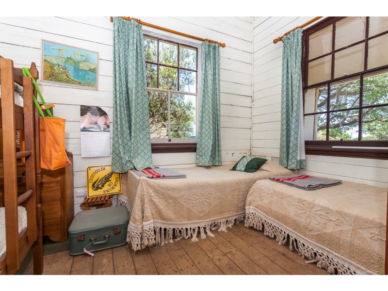 12 Stradbroke Place, Dunwich QLD 4183