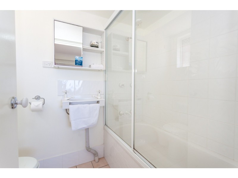 4/1-5 Samarinda Drive, Point Lookout QLD 4183