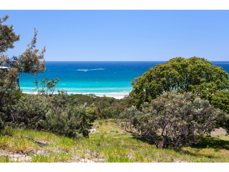 17 Cumming Parade, Point Lookout QLD 4183