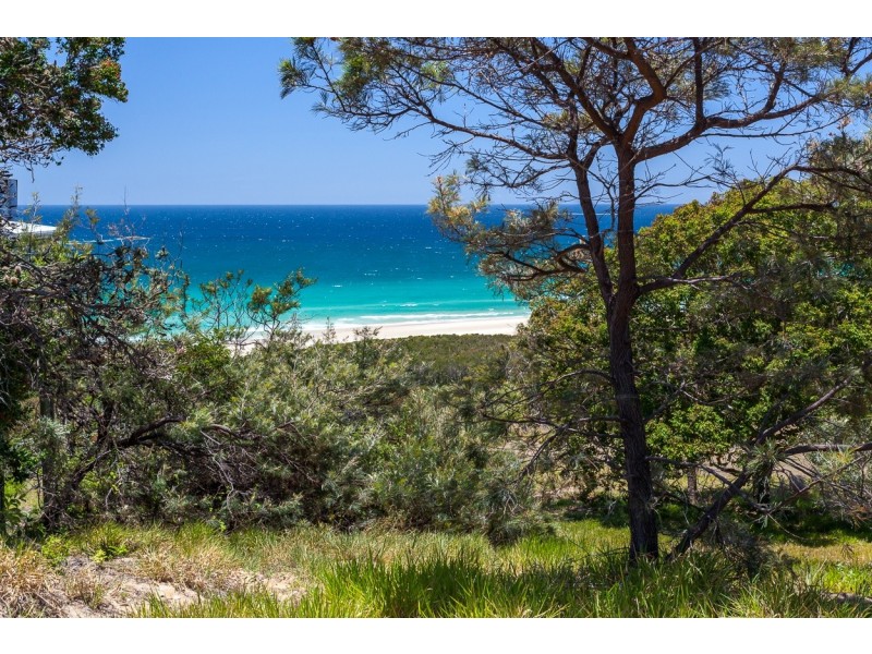 17 Cumming Parade, Point Lookout QLD 4183