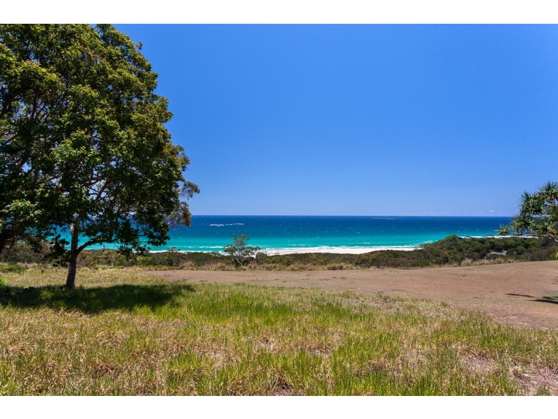 17 Cumming Parade, Point Lookout QLD 4183