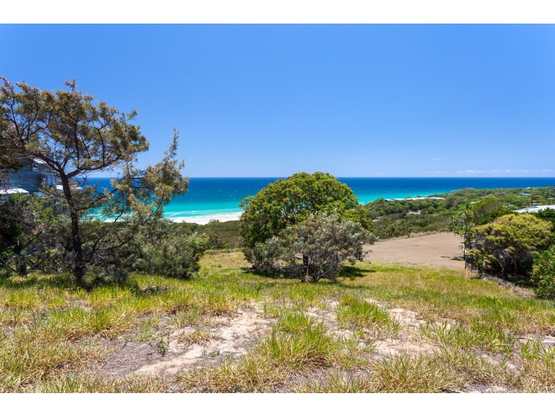 17 Cumming Parade, Point Lookout QLD 4183