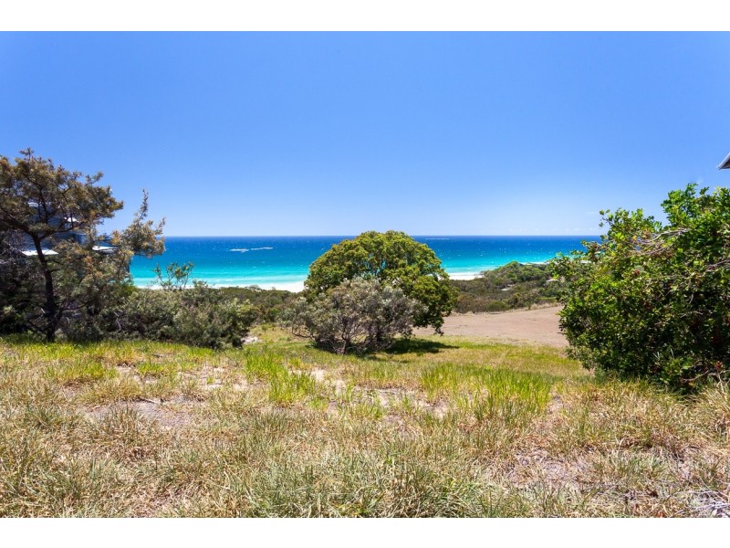 17 Cumming Parade, Point Lookout QLD 4183