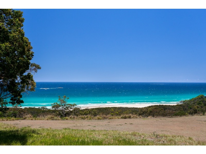 17 Cumming Parade, Point Lookout QLD 4183