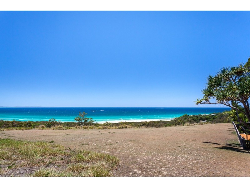 17 Cumming Parade, Point Lookout QLD 4183