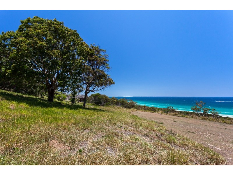 17 Cumming Parade, Point Lookout QLD 4183