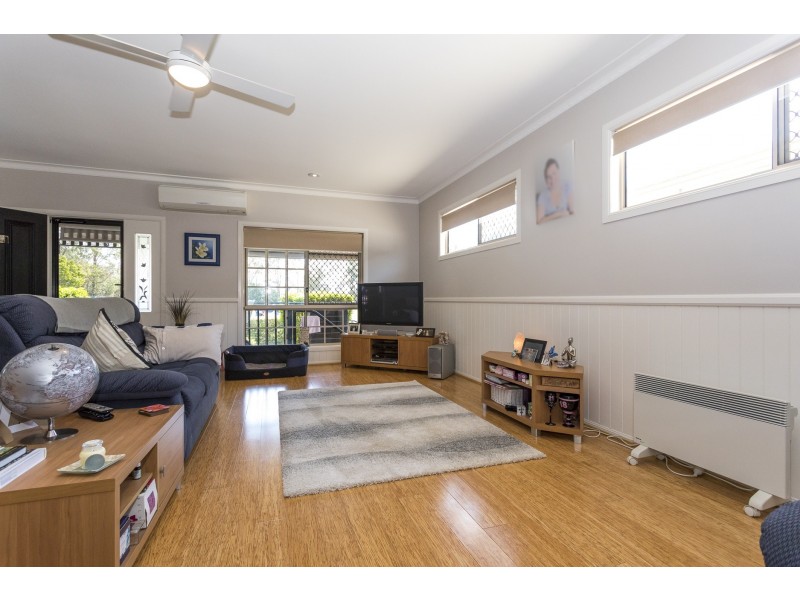 10 Oxley Parade, Dunwich QLD 4183