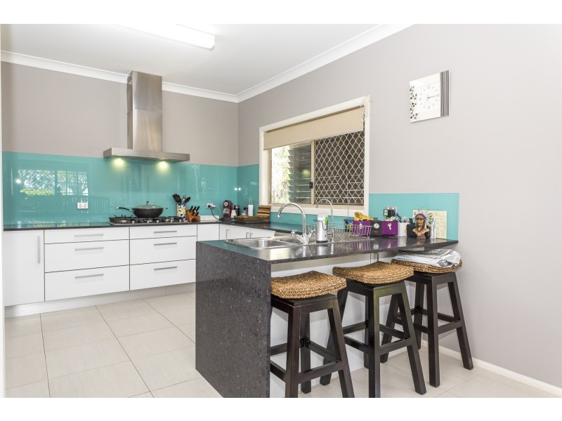 10 Oxley Parade, Dunwich QLD 4183
