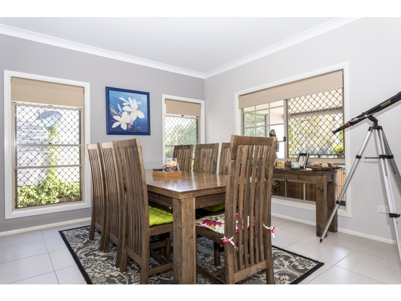 10 Oxley Parade, Dunwich QLD 4183