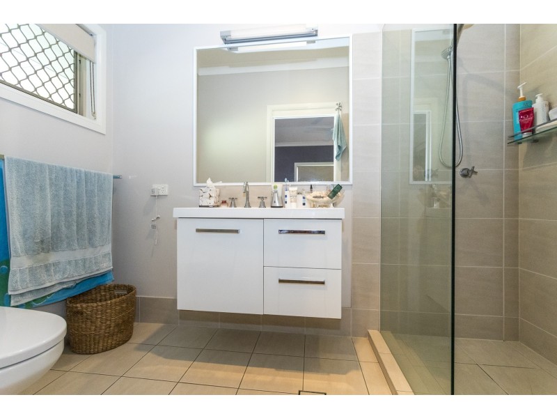 10 Oxley Parade, Dunwich QLD 4183