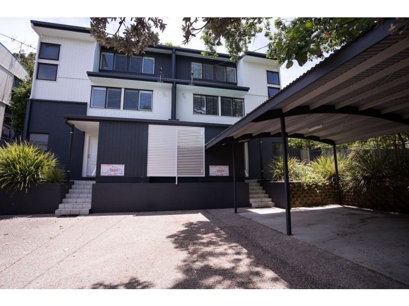 2/64 Mooloomba Rd, Point Lookout QLD 4183