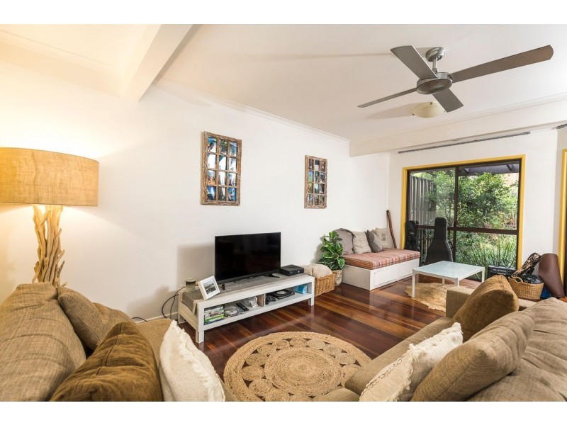 2/64 Mooloomba Rd, Point Lookout QLD 4183