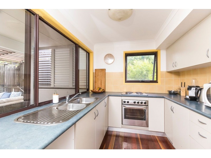 2/64 Mooloomba Rd, Point Lookout QLD 4183