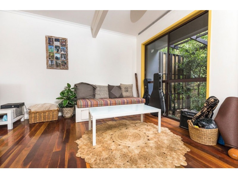 2/64 Mooloomba Rd, Point Lookout QLD 4183